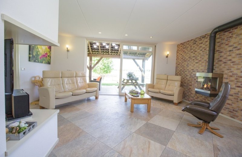 Lavendel jacuzzihuisje in de natuur 38